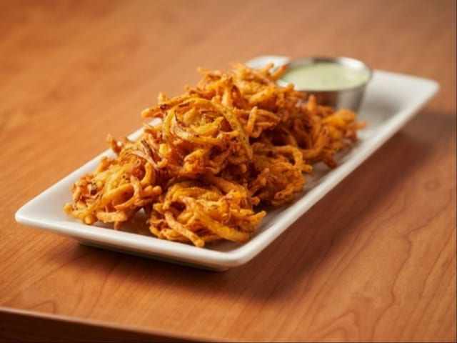 Pakoda.