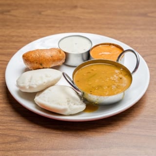Idli (2)/Vadai (1) Combo